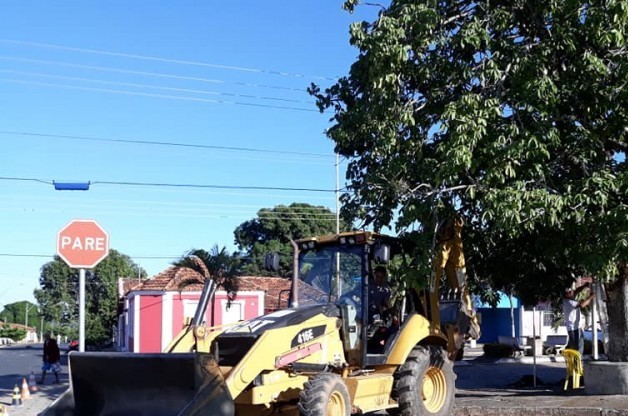 Inicio da Limpeza para obra de revitalização da praça Antônio Jorge !