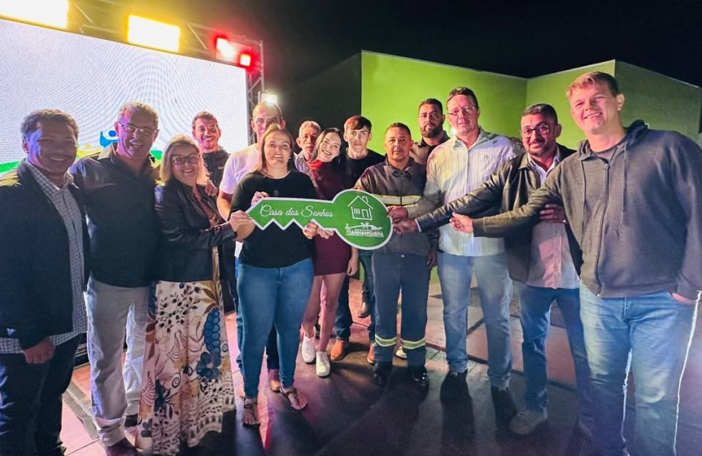 Entrega da Casa dos Sonhos: um marco de dignidade e esperança para Anhanguera!